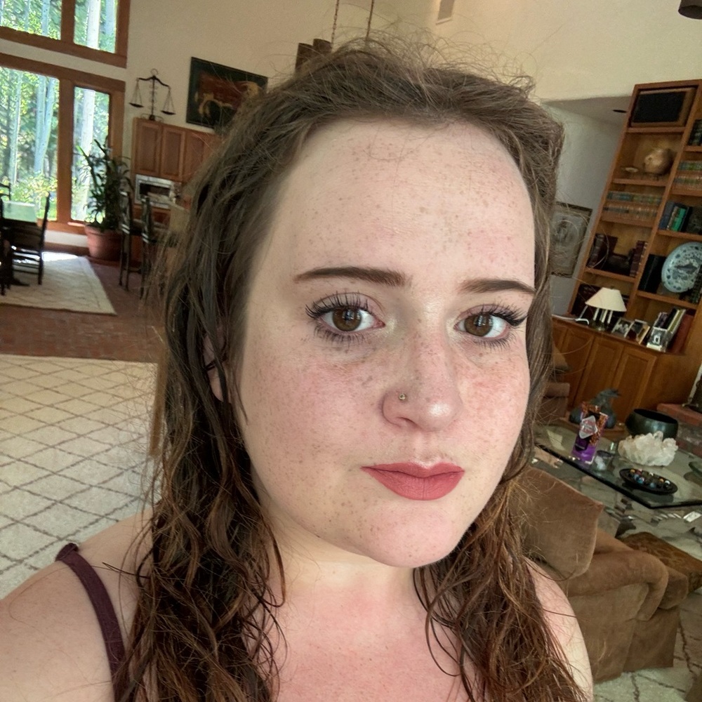 Meet your Posher, Mariel